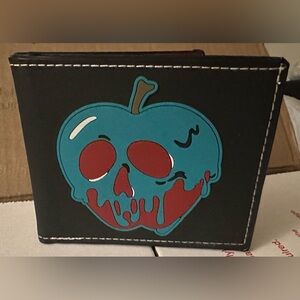 Disney Buckle-Down Villain Poison Apple Trifold Wallet (NWOT)